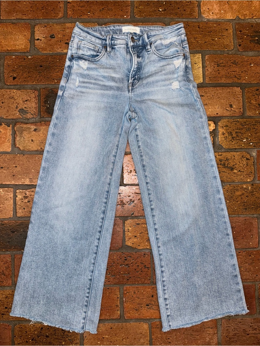Risen Jeans 7/28 Light Wash Cropped Wide Leg Distressed Raw Hem - Picture 2 of 9